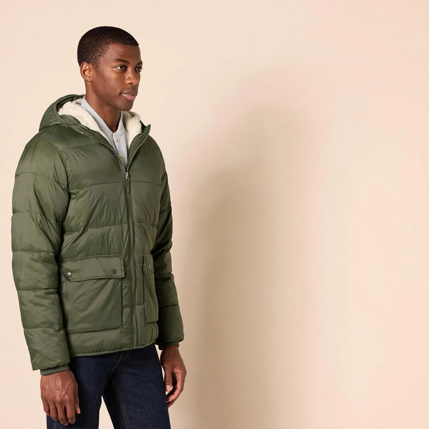 Amazon Essentials Men's Long-Sleeve Water-Resistant Sherpa-Lined Puffer Jacket