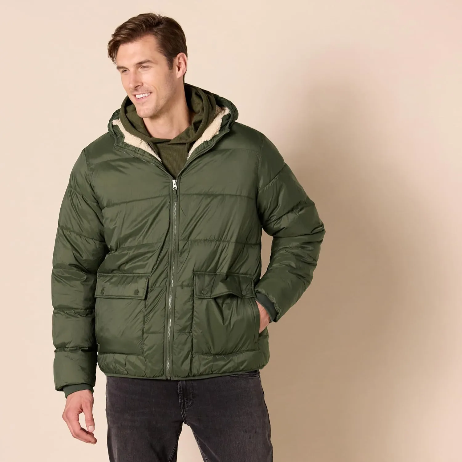 Amazon Essentials Men's Long-Sleeve Water-Resistant Sherpa-Lined Puffer Jacket