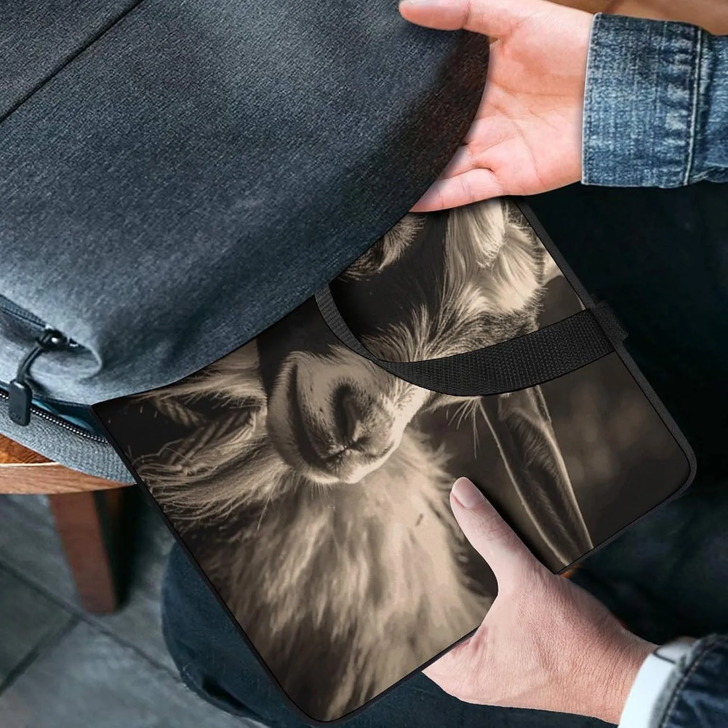 Laptop Bag Ultrathin Black And White Goat Printing Laptop Carrying Case Portability Messenger Bags For Work Travel