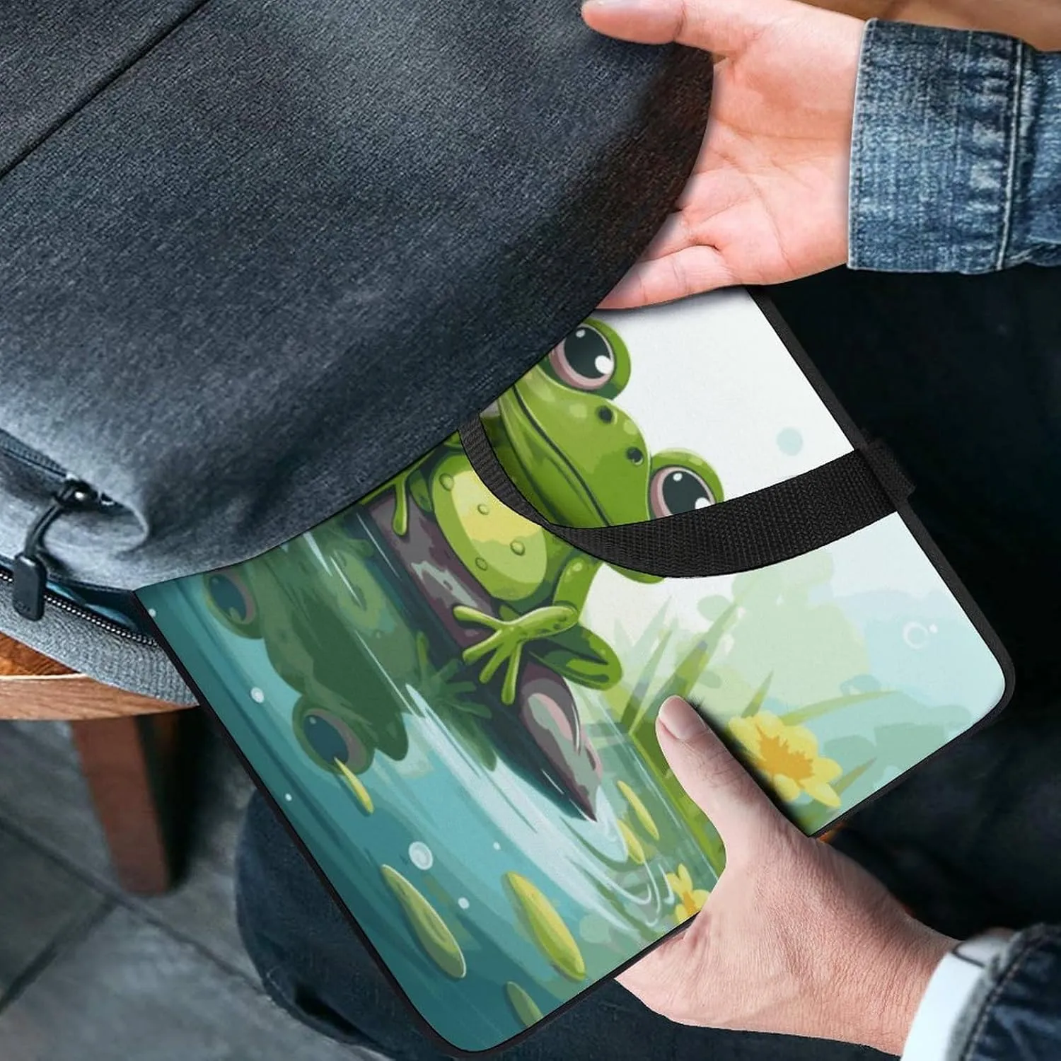 Laptop Bag Ultrathin Frog in A Pond Printing Laptop Carrying Case Portability Messenger Bags For Work Travel