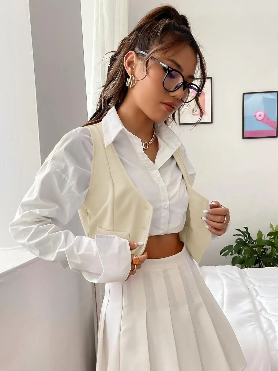 SweatyRocks Women's Solid Button Front Crop Waistcoat V Neck Sleeveless Blazers