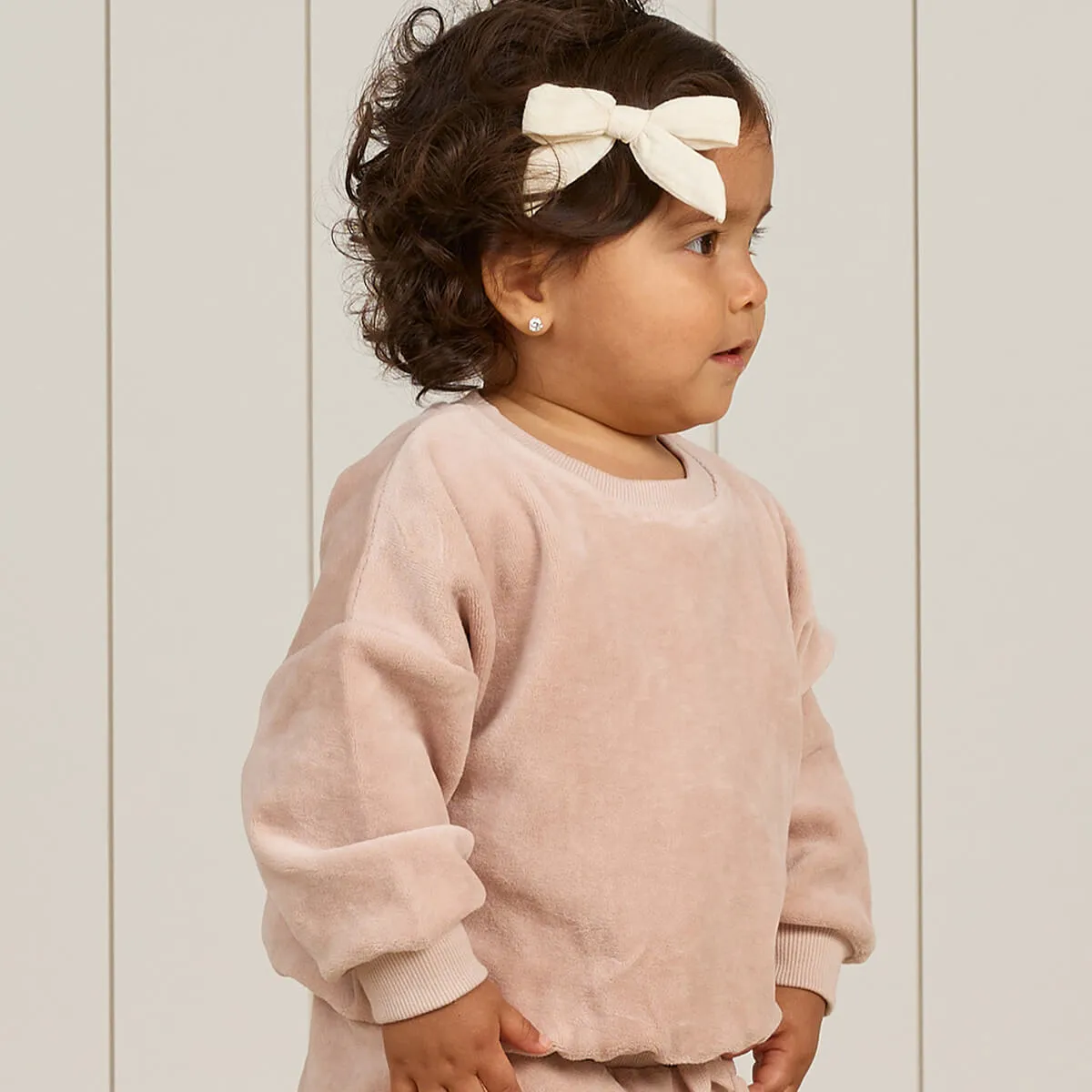 Velour Relaxed Sweatshirt in Blush by Quincy Mae