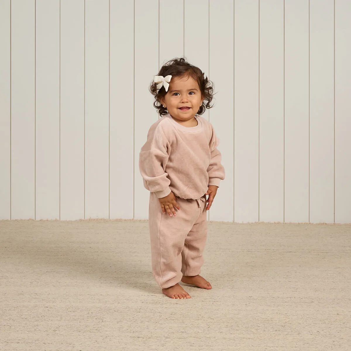 Velour Relaxed Sweatshirt in Blush by Quincy Mae