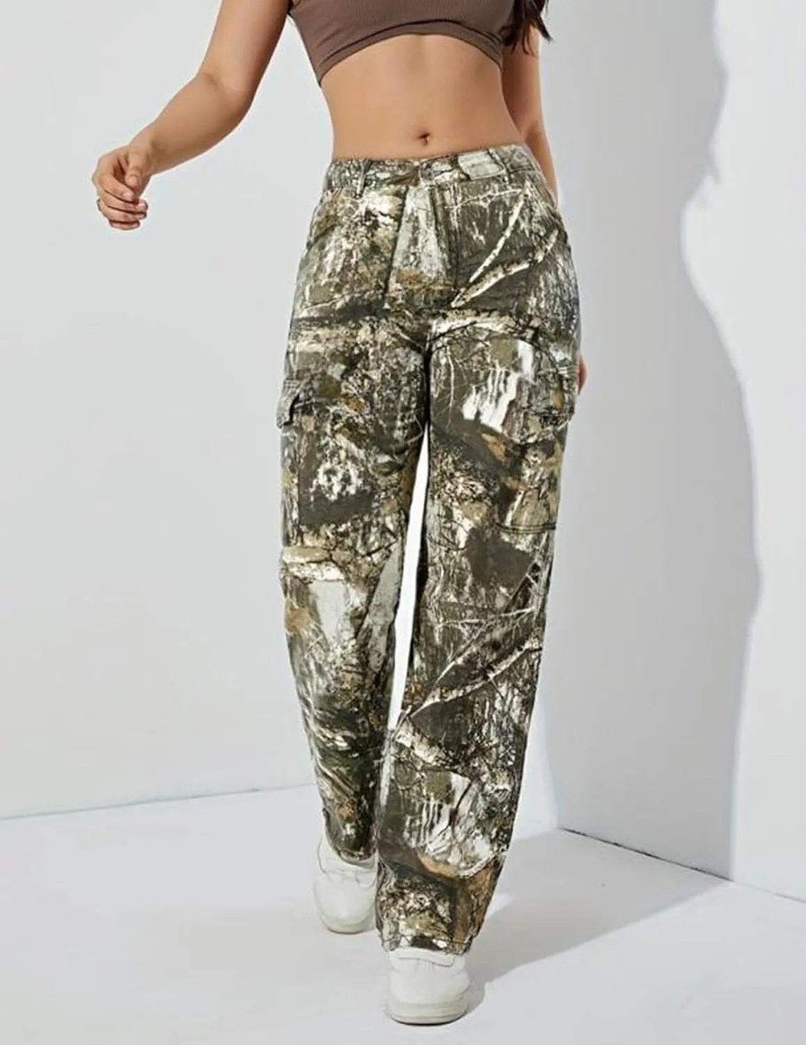 Voghtic Women's Camo Cargo Pants Wide Leg Y2K Camouflage Army Fatigue Sweatpants with Flap Pockets Streetwear
