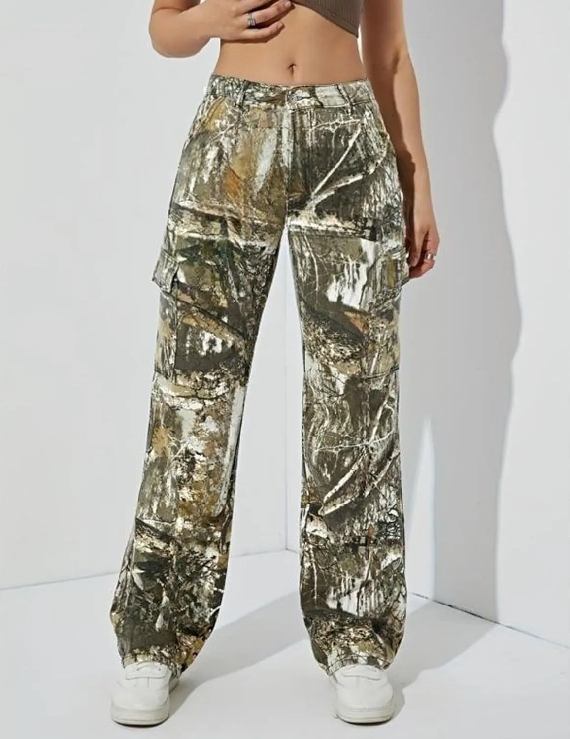 Voghtic Women's Camo Cargo Pants Wide Leg Y2K Camouflage Army Fatigue Sweatpants with Flap Pockets Streetwear