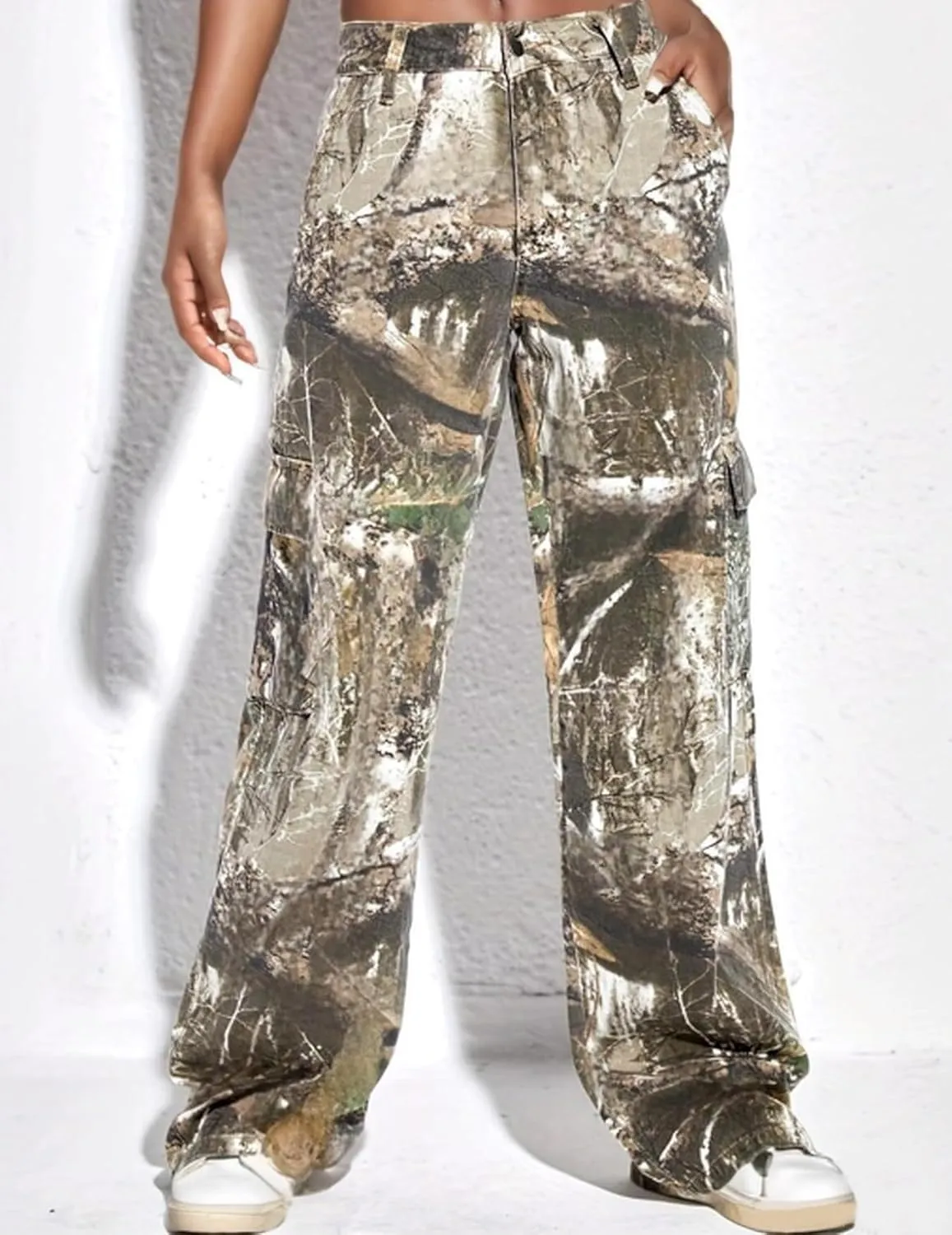 Voghtic Women's Camo Cargo Pants Wide Leg Y2K Camouflage Army Fatigue Sweatpants with Flap Pockets Streetwear