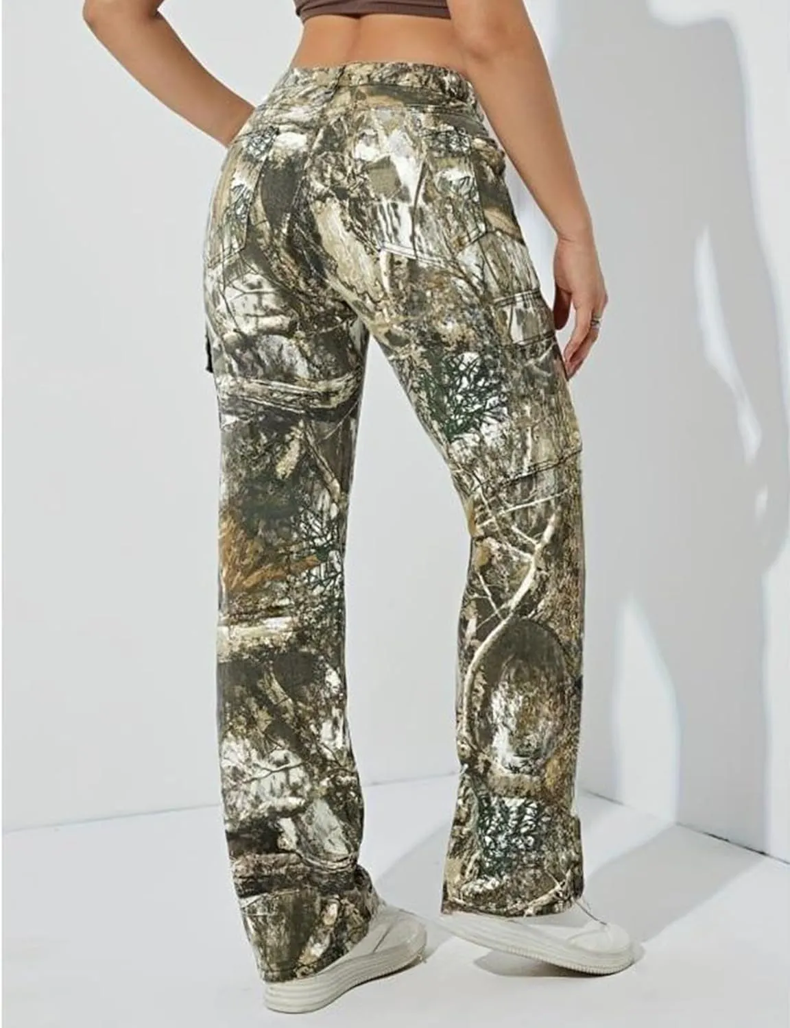 Voghtic Women's Camo Cargo Pants Wide Leg Y2K Camouflage Army Fatigue Sweatpants with Flap Pockets Streetwear